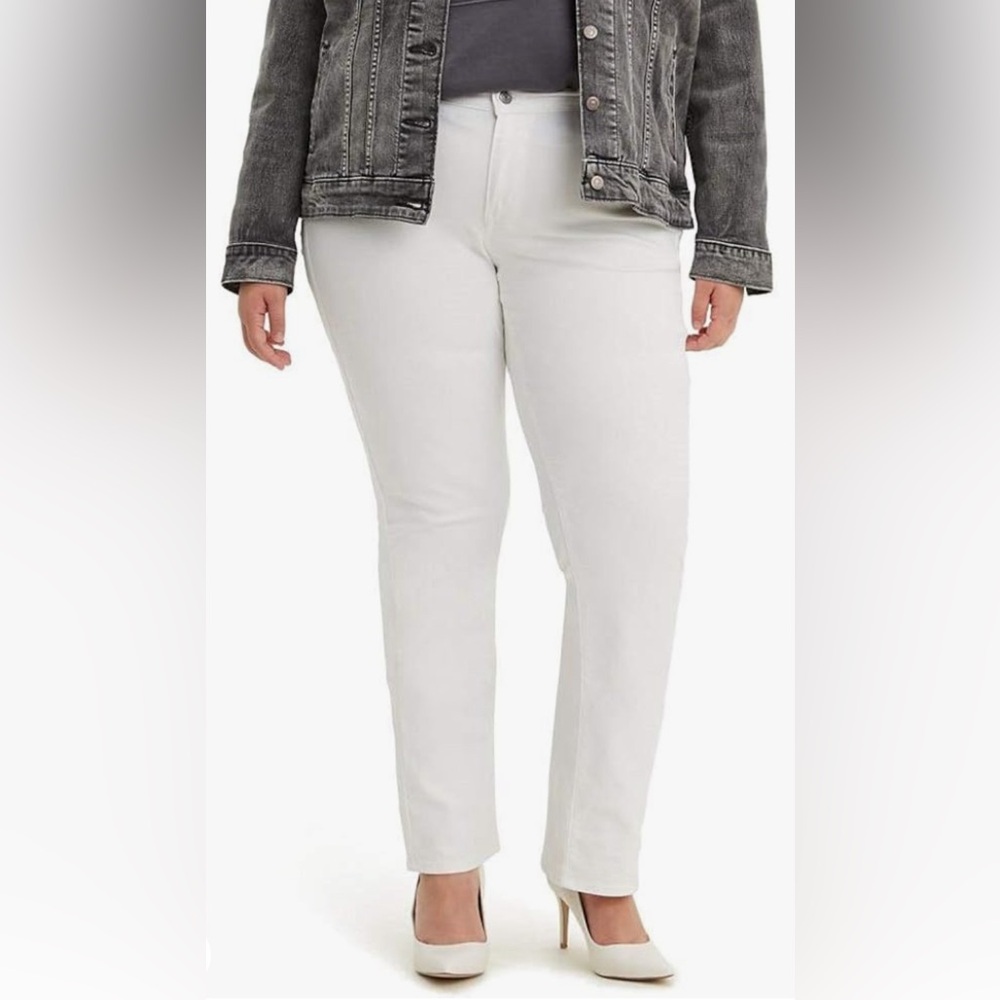 Levi's Women's Plus-Size Classic Straight Jeans, Simply White, 40 (US 26) R NWT